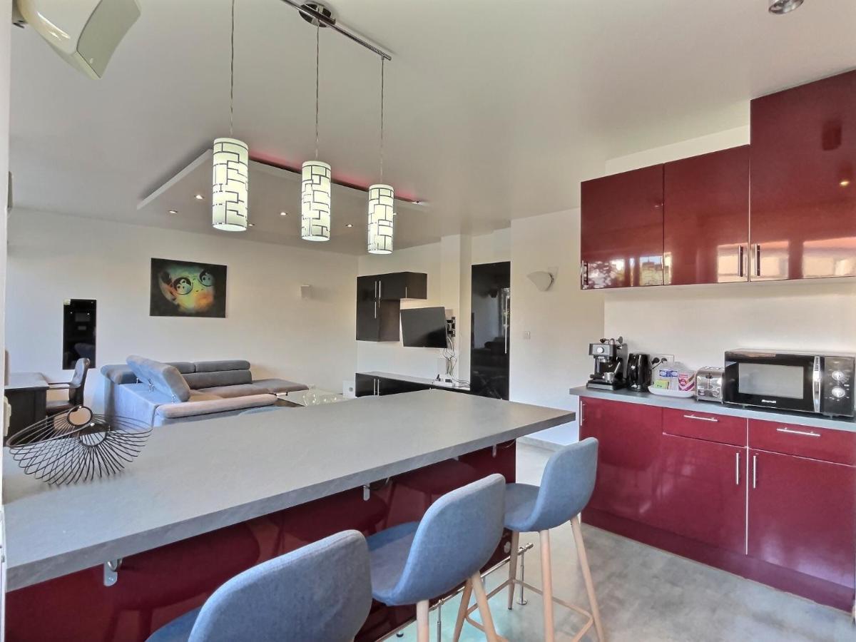"Magic Red" De Miss.K Conciergerie Apartment Macon Exterior photo